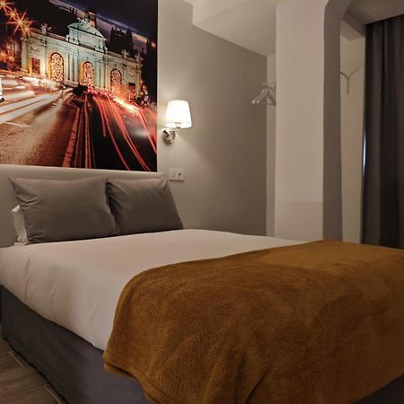Hostal Fronton Алькобендас Екстер'єр фото