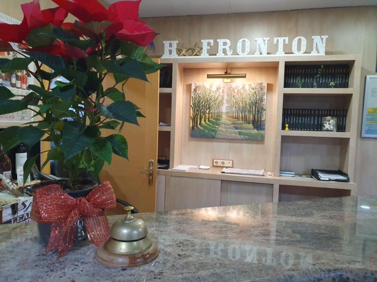 Hostal Fronton Алькобендас Екстер'єр фото