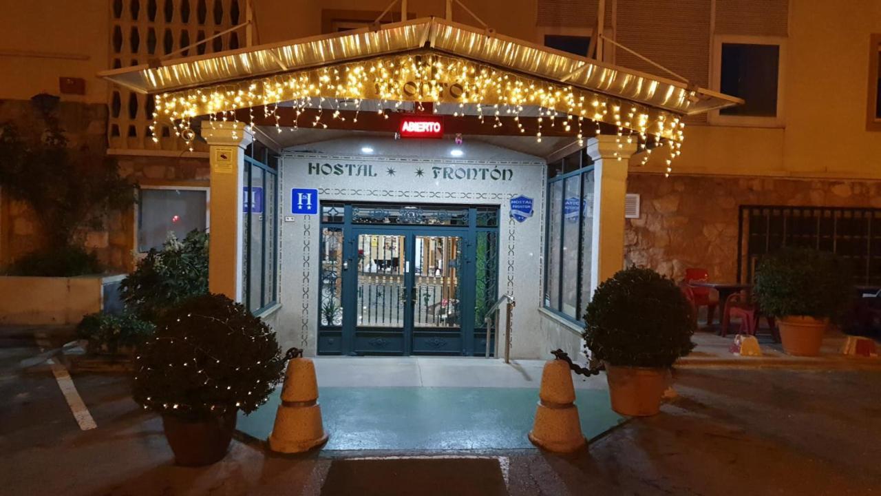 Hostal Fronton Алькобендас Екстер'єр фото